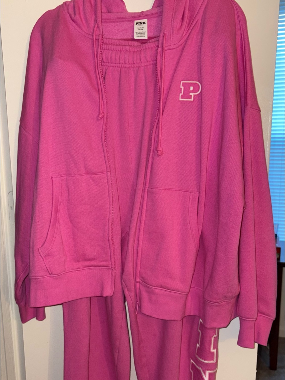 PINK Victoria's Secret Hot Pink Hooded Zip Up Sweatshirt & Matching Sweatpants